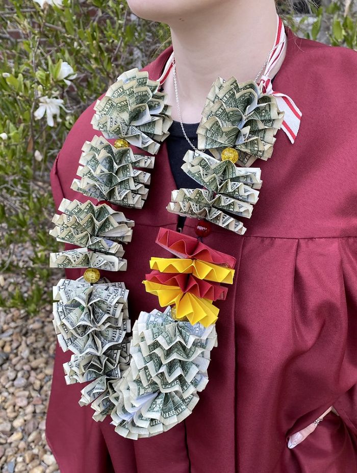 Money lei gift